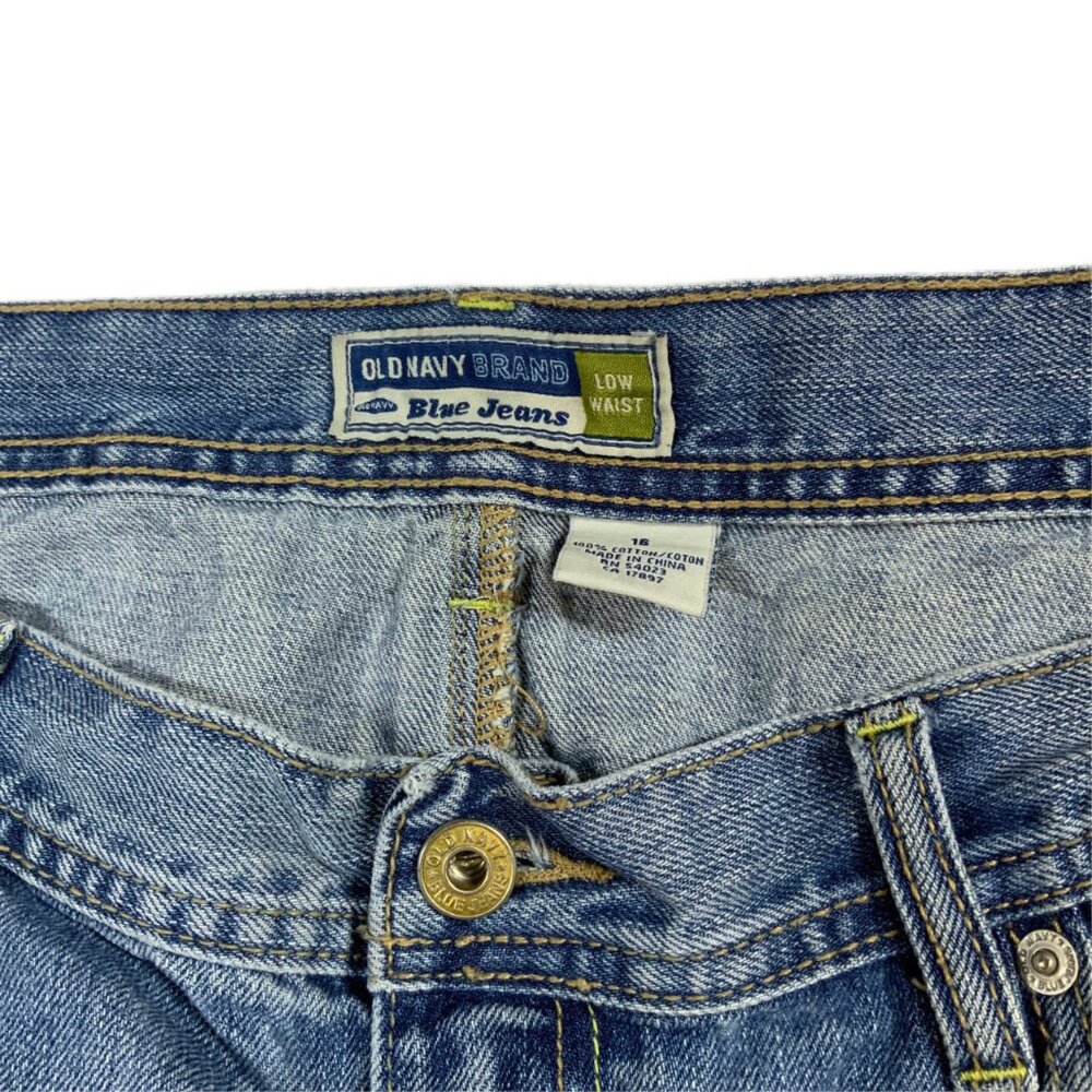 Old Navy Vintage 2005 Low Waist Crop Capri Jeans Size 16 Medium Wash - Picture 2 of 4